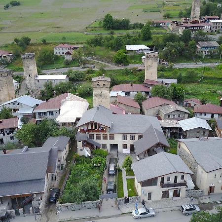 N&N Guest House Mestia Bagian luar foto