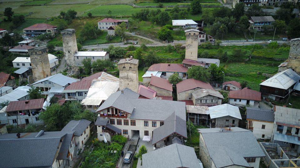 N&N Guest House Mestia Bagian luar foto
